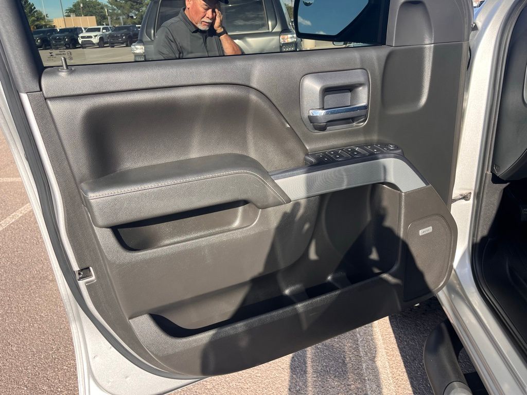 2018 Chevrolet Silverado 1500 LT photo 12