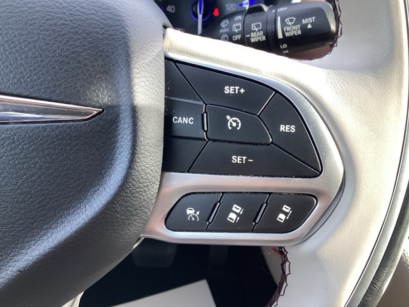 2018 Chrysler Pacifica Limited photo 27