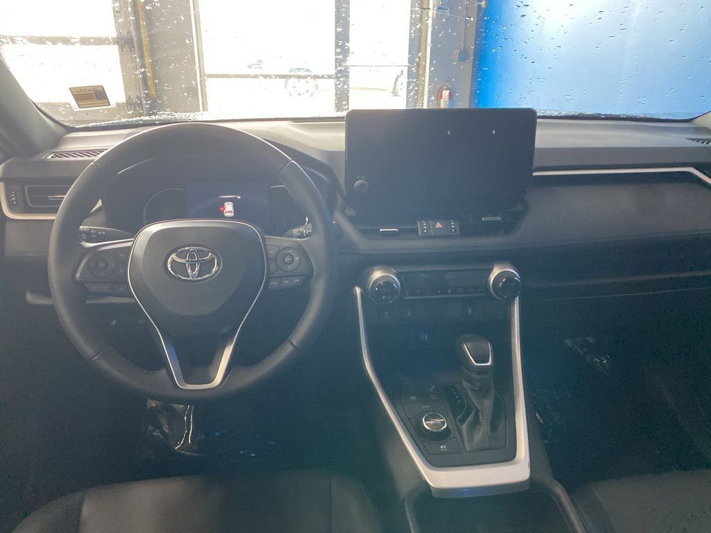 2024 Toyota RAV4 Hybrid XSE photo 4
