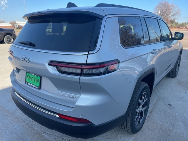 2025 Jeep Grand Cherokee Limited photo 2