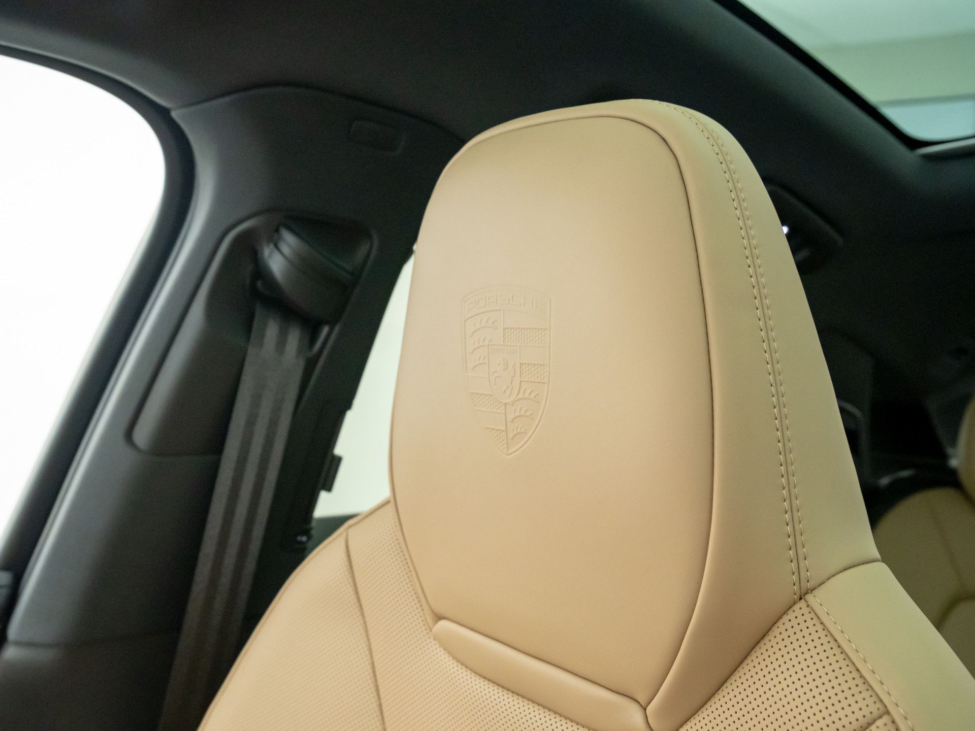 2025 Porsche Cayenne Coupe S photo 24