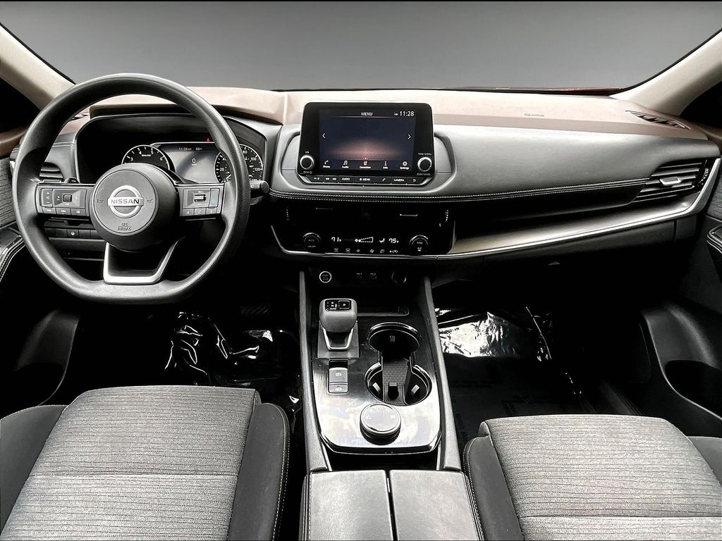 2021 Nissan Rogue SV photo 14
