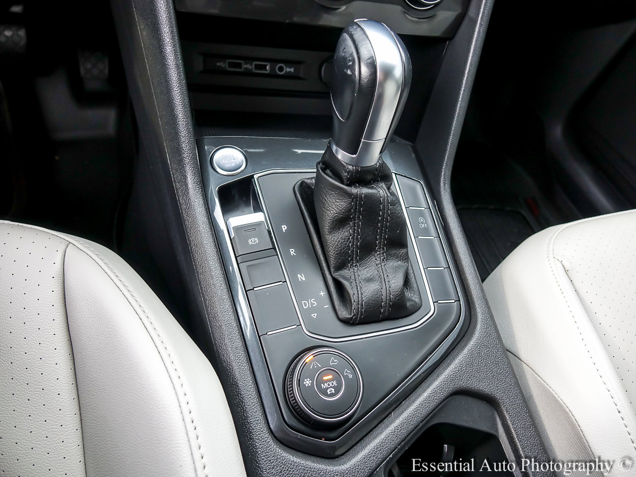 2019 VOLKSWAGEN TIGUAN - Image 17