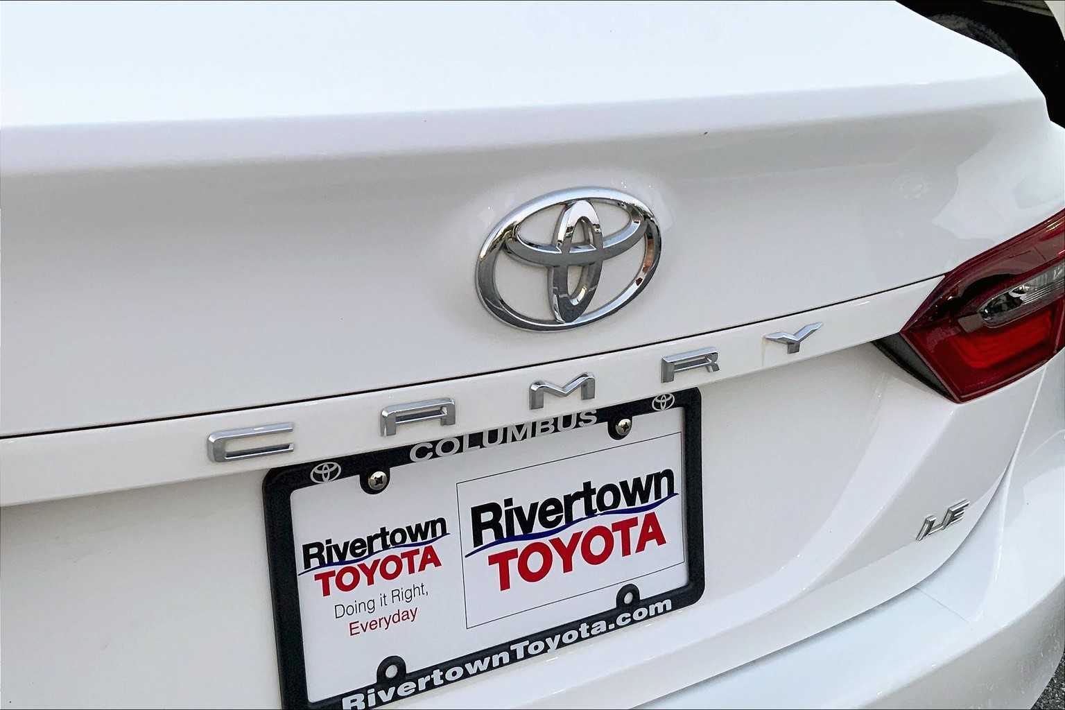 2023 Toyota Camry LE photo 29