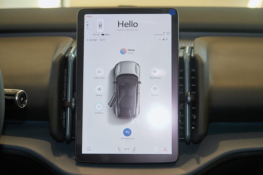 2026 VOLVO EX30 - Image 18