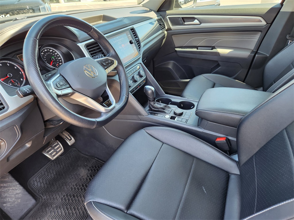 2021 Volkswagen Atlas V6 SE Technology R-Line photo 3
