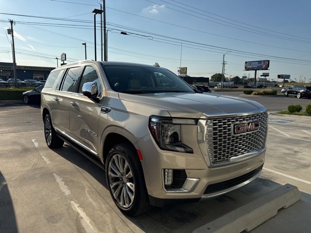 2021 Gmc Yukon XL Denali photo 3