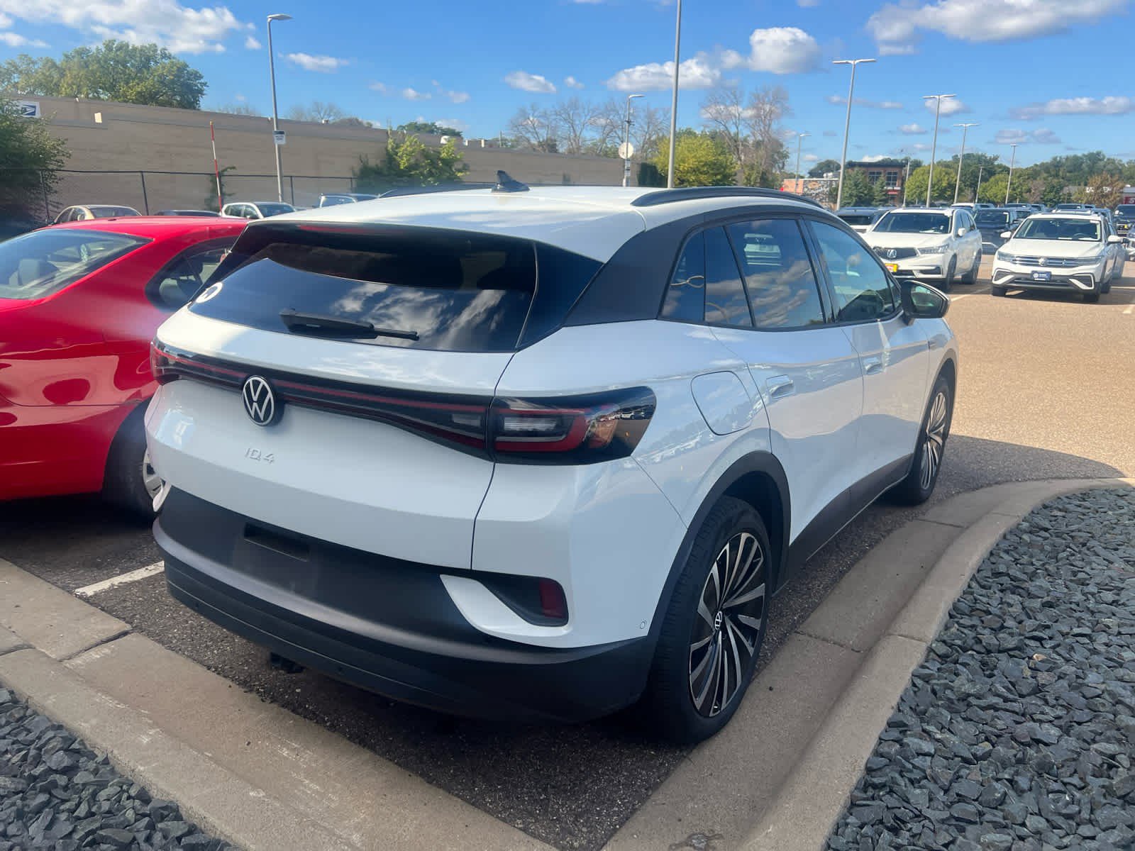 2024 Volkswagen ID.4 Pro photo 3