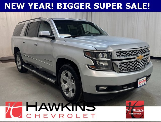 2017 Chevrolet Suburban LT's photo