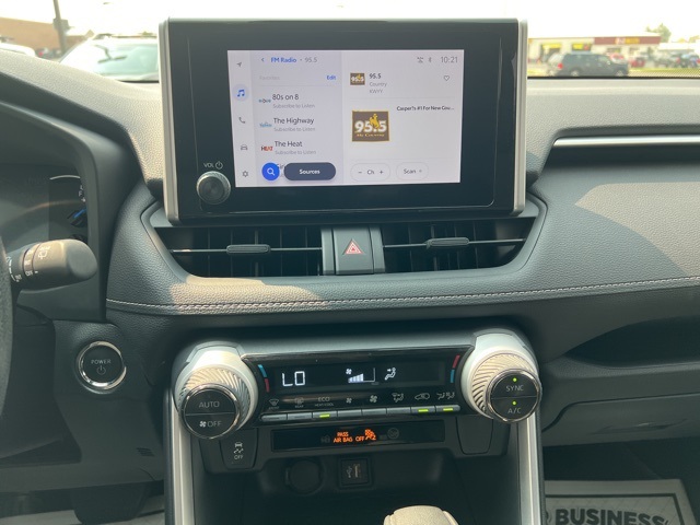 2023 Toyota RAV4 Hybrid XLE photo 14