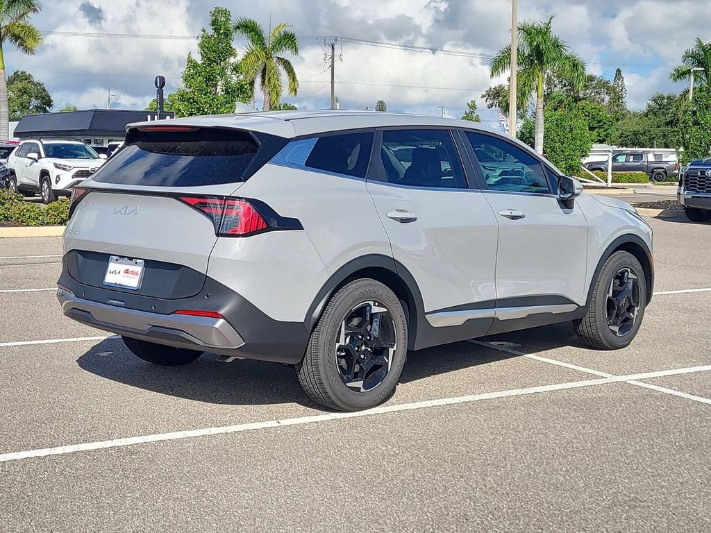 2026 Kia Sportage EX photo 4