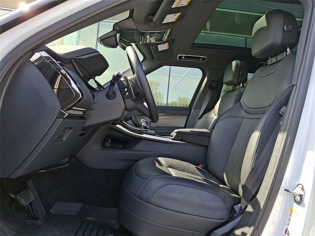 2025 Land Rover Range Rover Sport P360 S photo 12