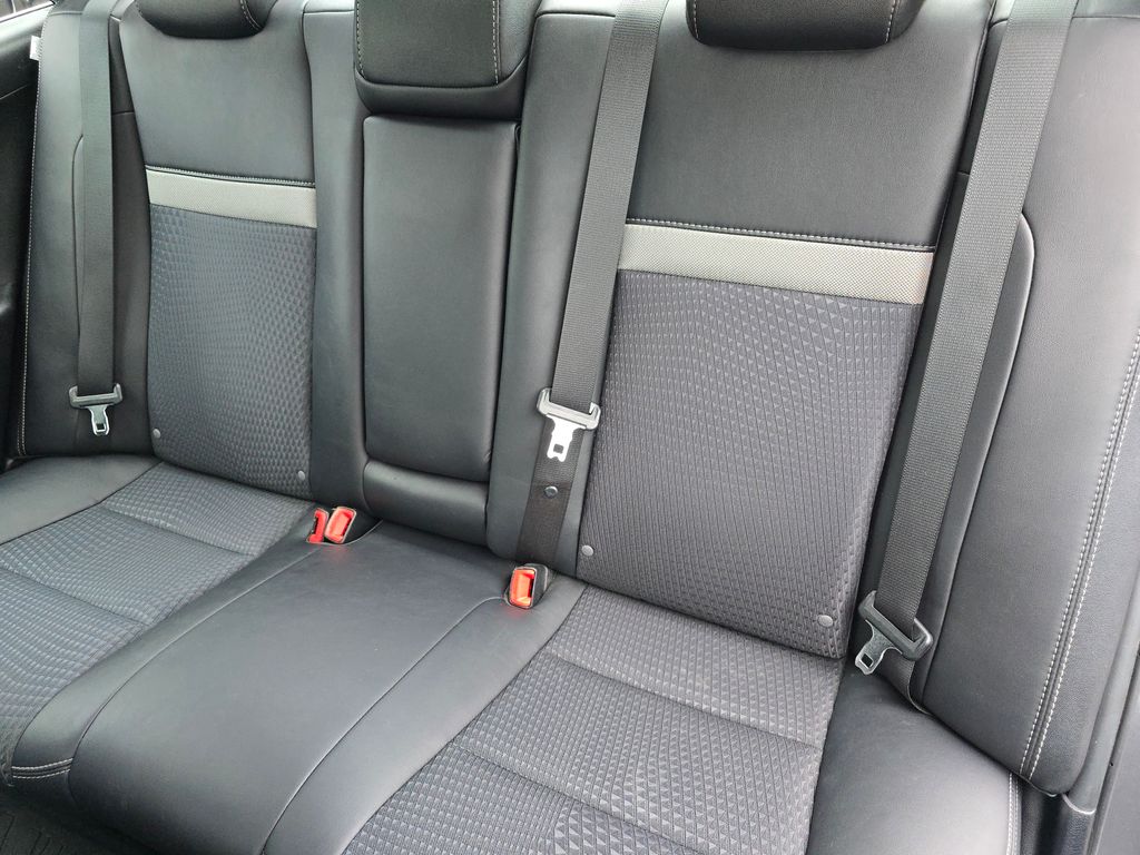 2014 Toyota Camry SE photo 14