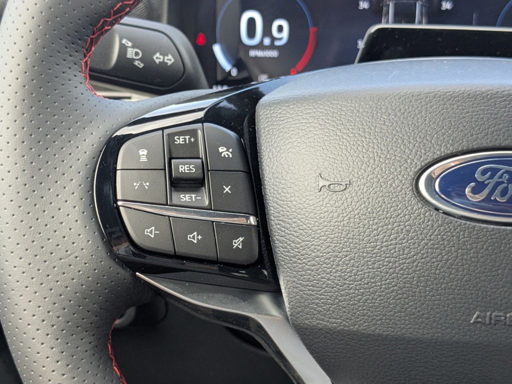 2025 Ford Explorer ST-Line photo 25