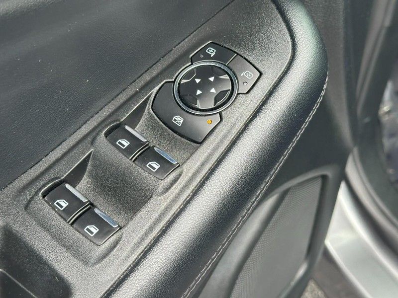 2023 Ford Edge SEL photo 15