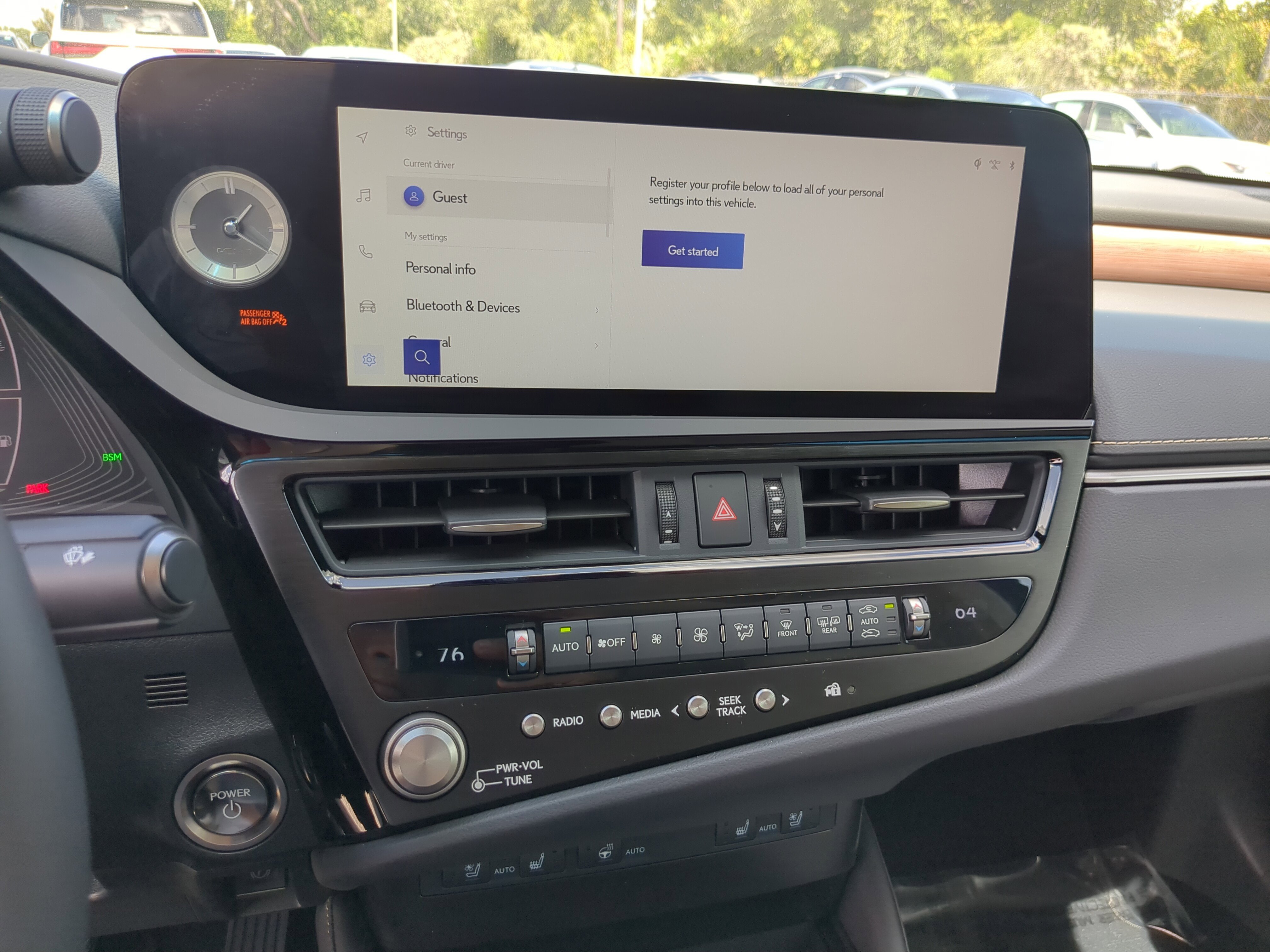 2025 Lexus ES 300h photo 20