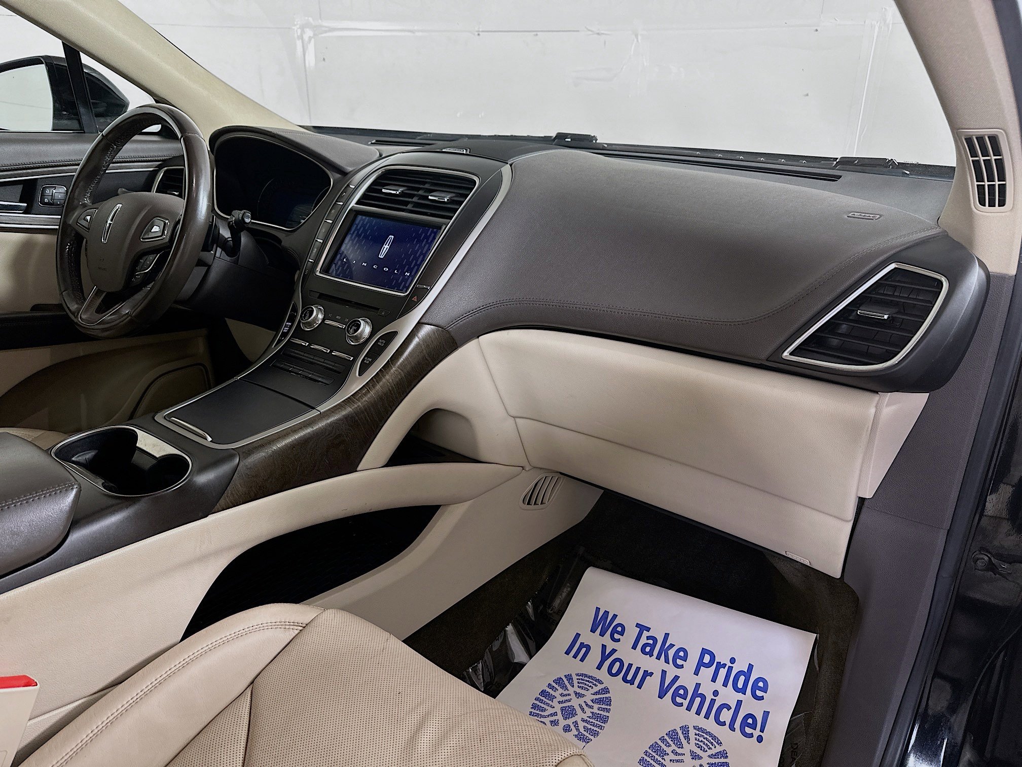 2016 Lincoln MKX Reserve photo 27