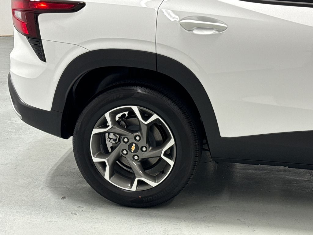 2026 Chevrolet Trax LT photo 8