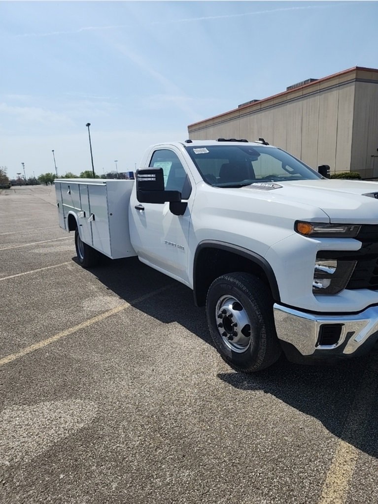 2025 Chevrolet Silverado 3500HD Work Truck photo 3