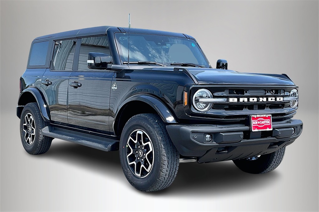 2025 Ford Bronco 4-Door Outer Banks's photo