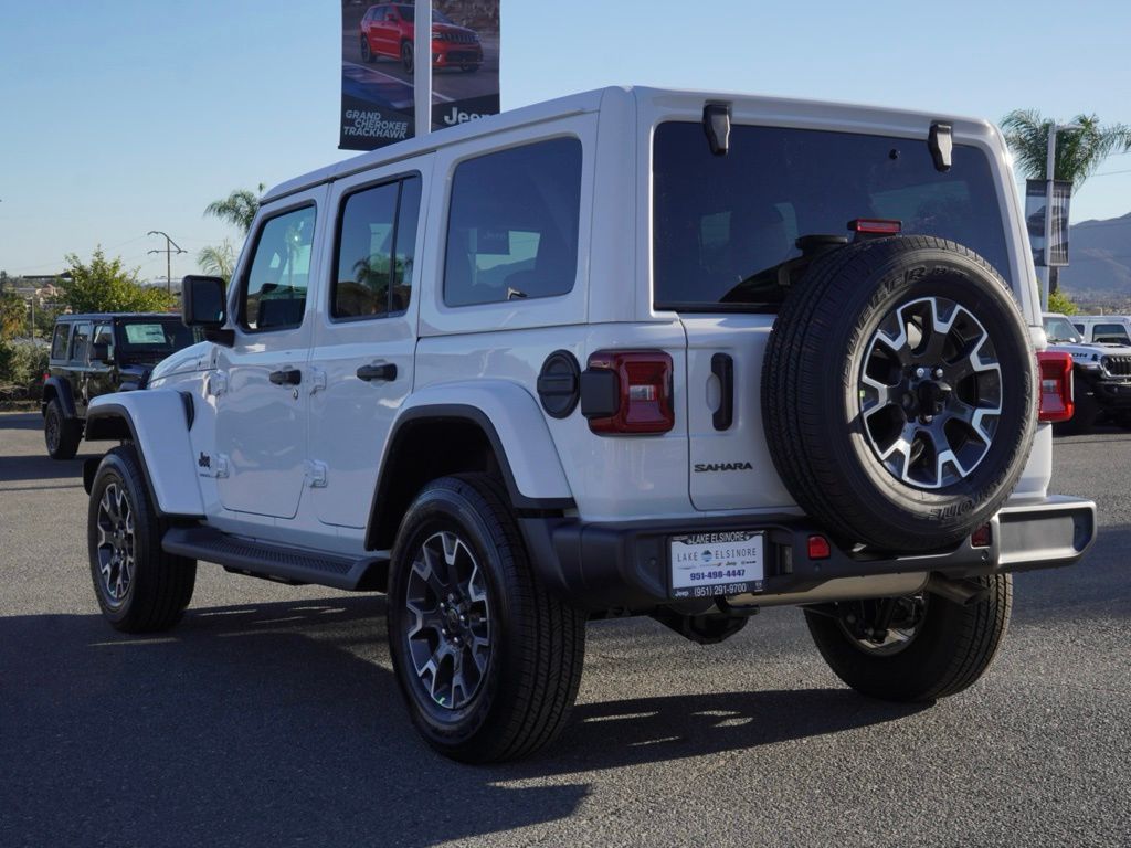 New 2026 Bright White Clear-Coat Exterior Paint Jeep Sahara image 6