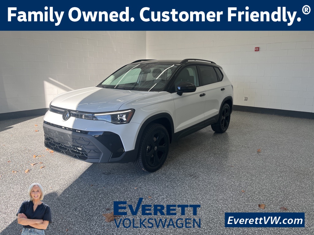 2026 Volkswagen Taos SE Black's photo