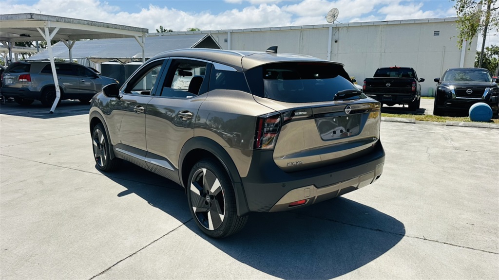 2025 Nissan Kicks SR photo 4