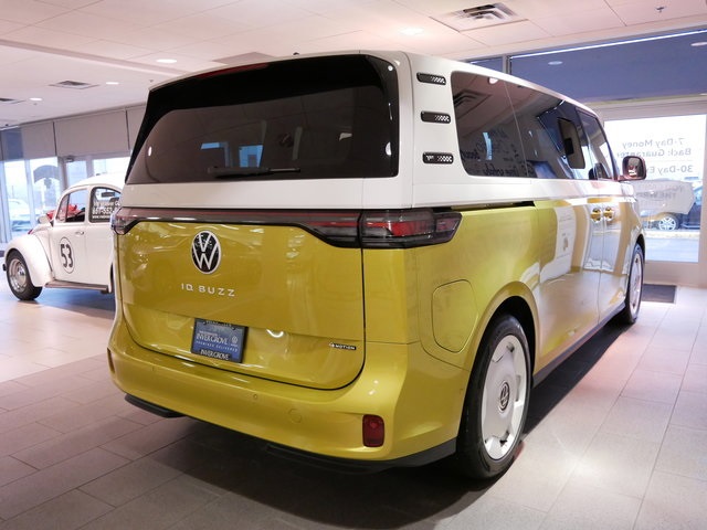 2025 Volkswagen ID. Buzz photo 3