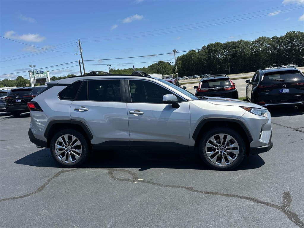 2021 Toyota RAV4 XLE Premium photo 27