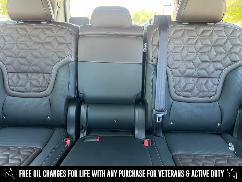 2026 Nissan Armada Platinum photo 5