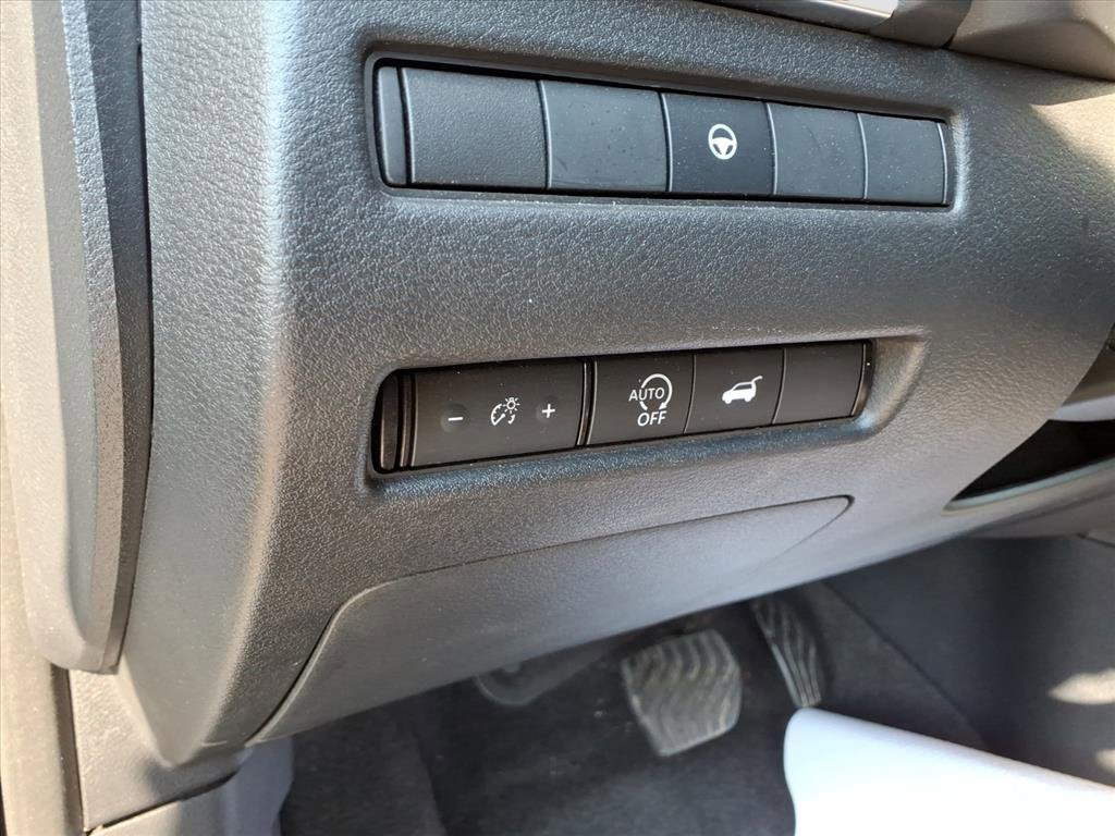 2024 Nissan Rogue SV photo 17