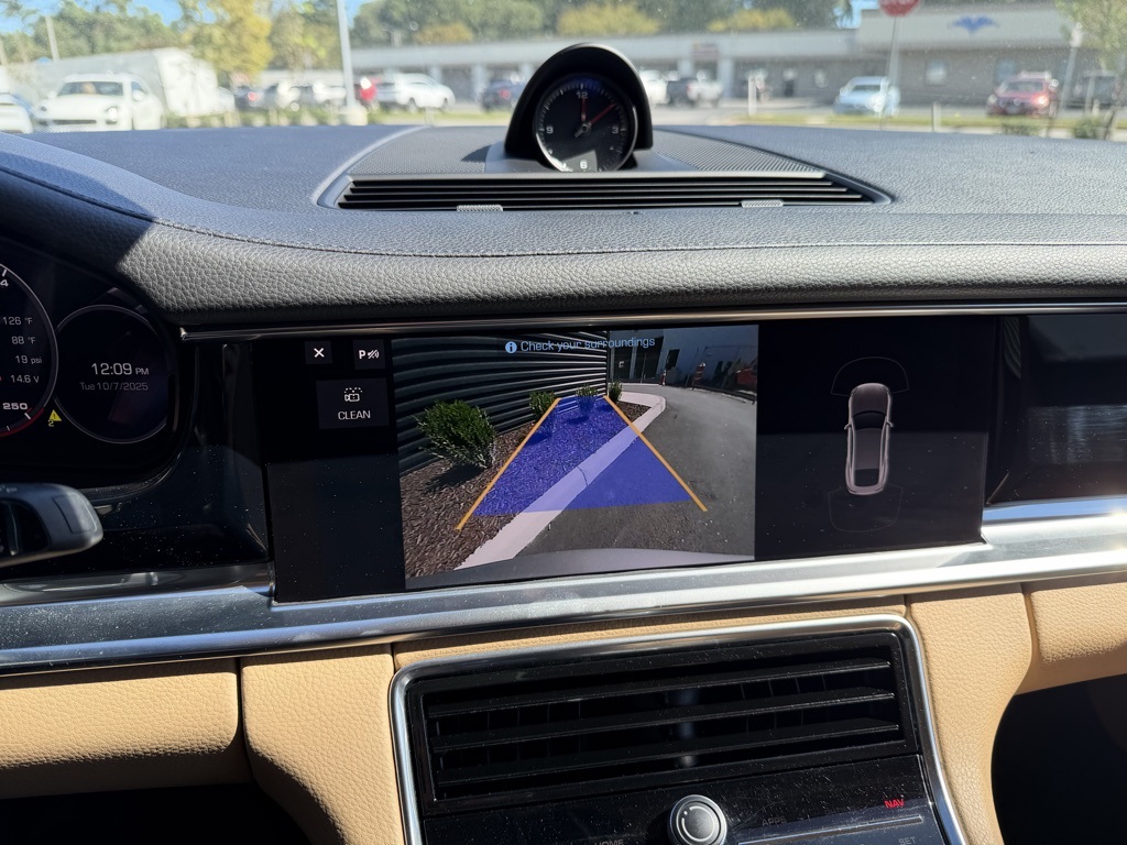 2021 Porsche Panamera 4 photo 12