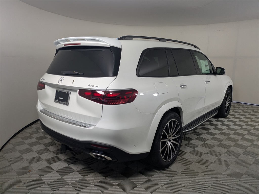 2026 Mercedes Benz GLS 580 4MATIC photo 3