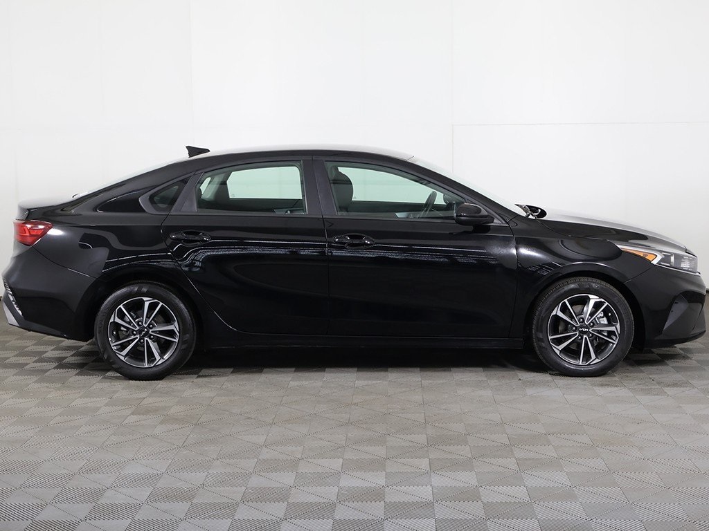 2024 Kia Forte LXS photo 15