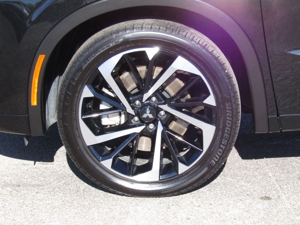 2024 Mitsubishi Outlander SEL Platinum photo 4