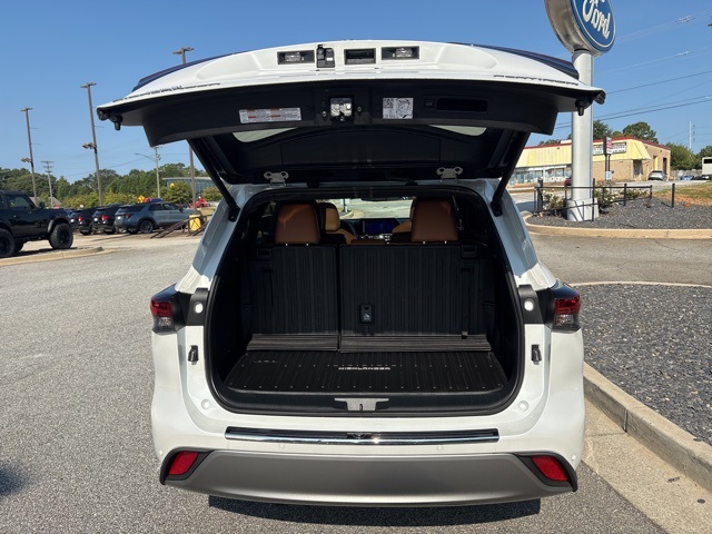 2024 Toyota Highlander Platinum photo 27
