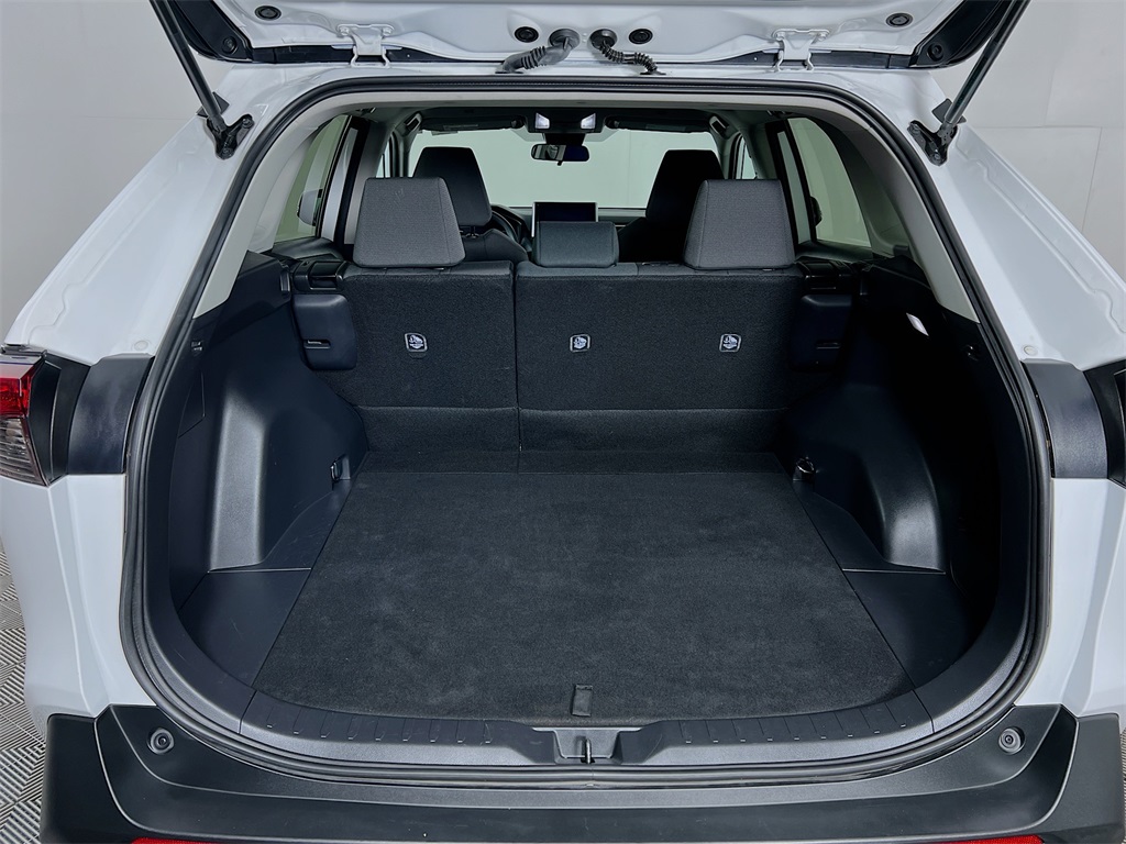 2024 Toyota RAV4 XLE photo 20