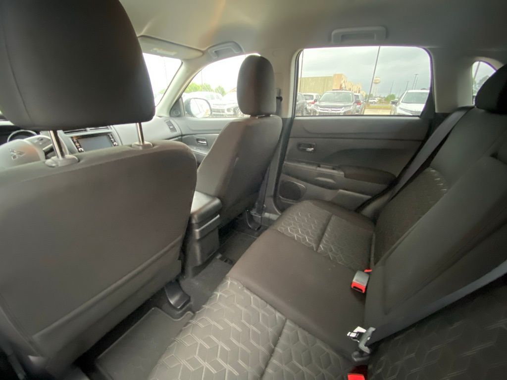2024 Mitsubishi Outlander Sport ES photo 21