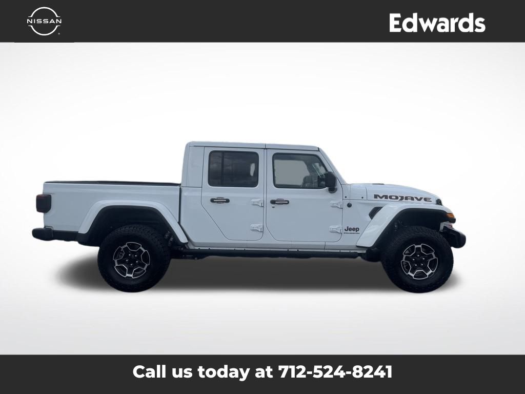 Used 2023 White Jeep Mojave image 1