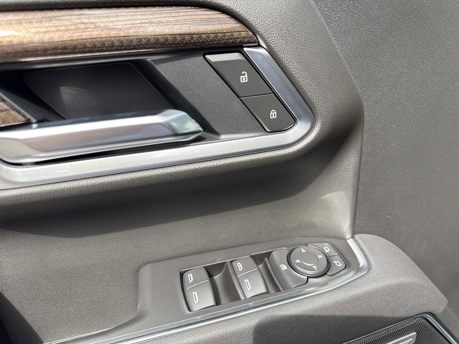 2026 Chevrolet Silverado 1500 RST photo 18