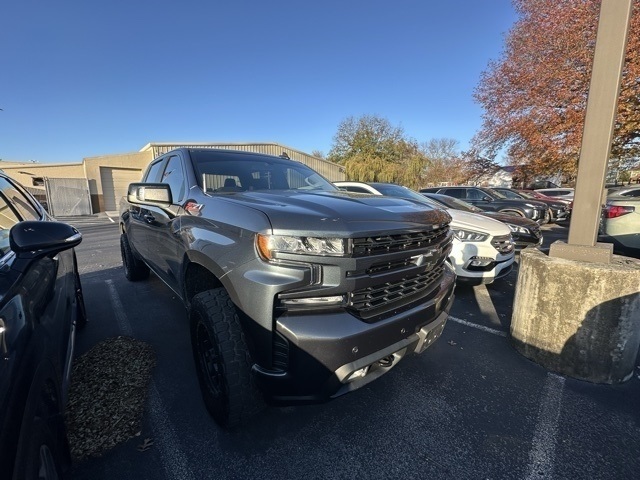 2019 Chevrolet Silverado 1500 RST photo 2