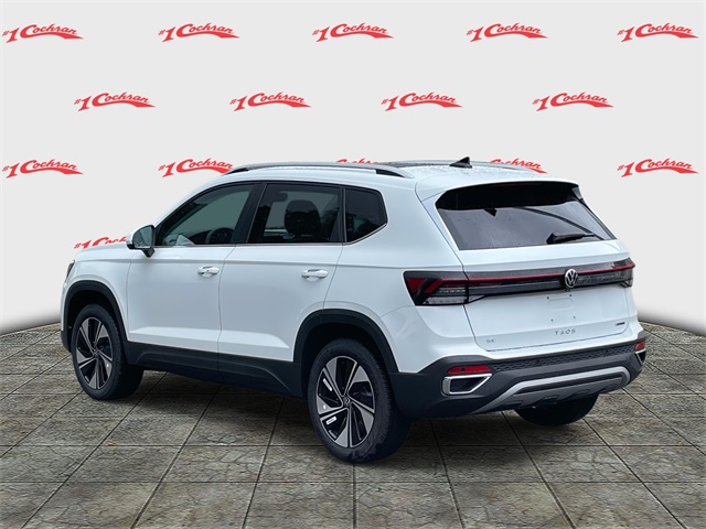 2025 Volkswagen Taos SE photo 4