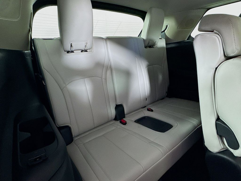 2026 Infiniti QX60 Luxe photo 33