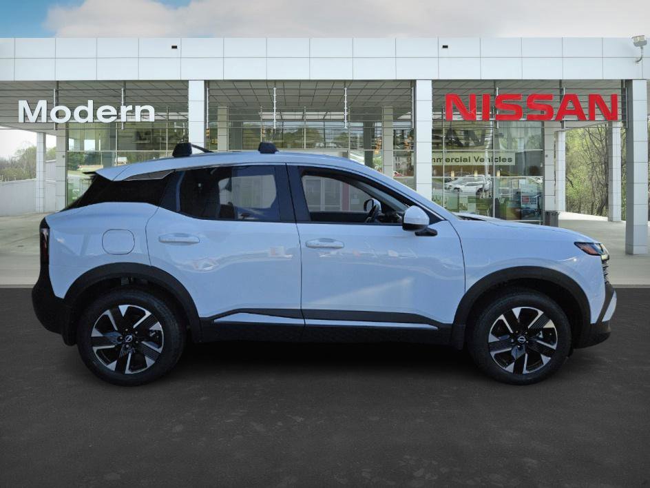 2025 Nissan Kicks SV photo 3