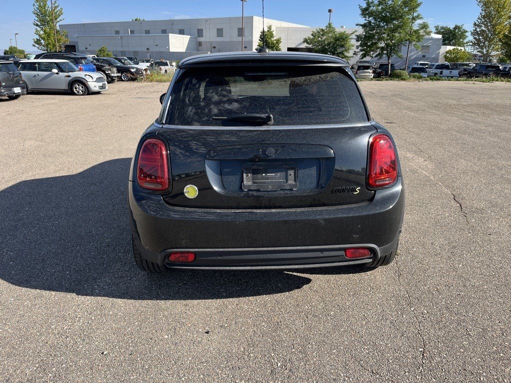 2024 Mini Cooper 2 Door Hardtop SE photo 3