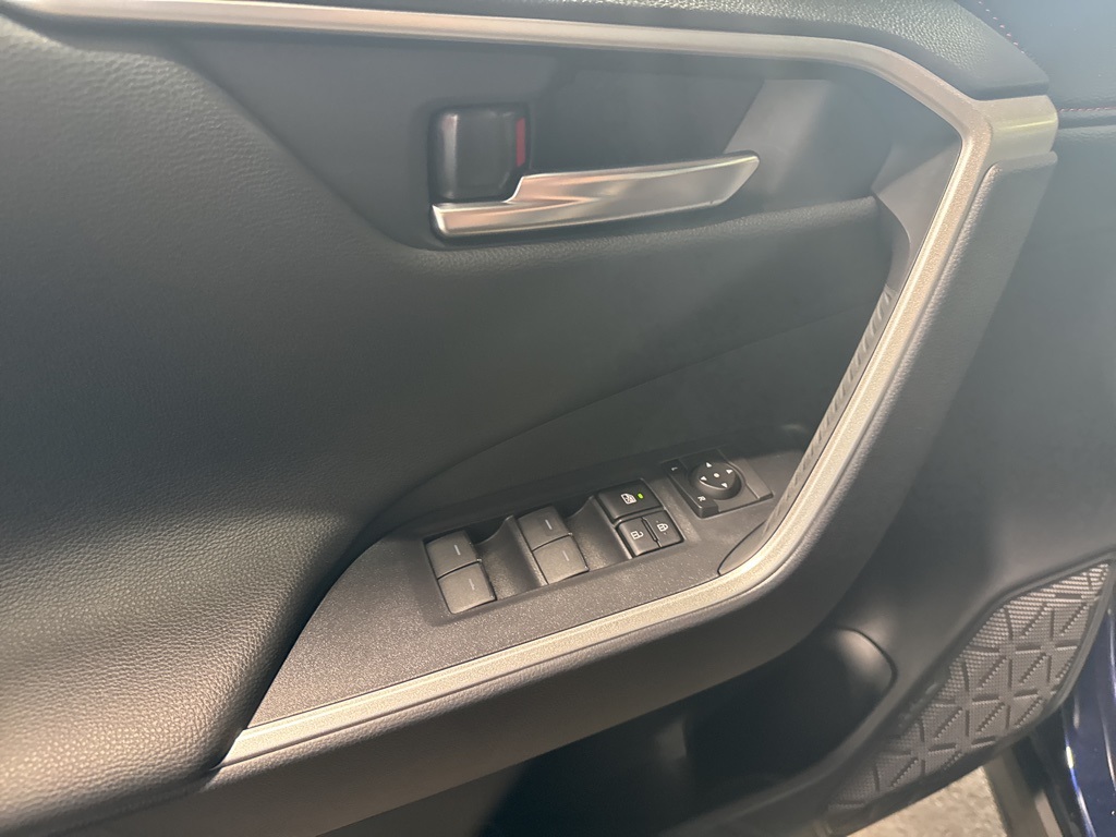 2025 Toyota RAV4 Hybrid XSE photo 30