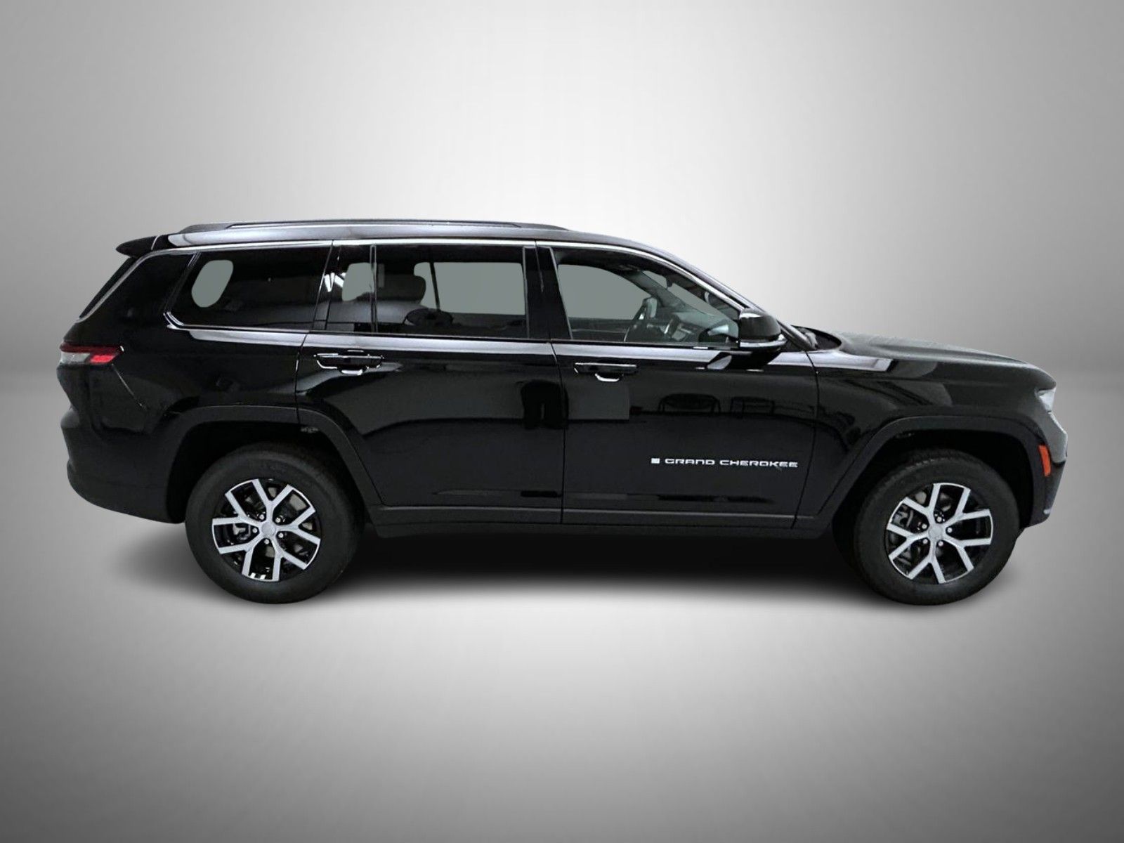 2025 Jeep Grand Cherokee Limited photo 3