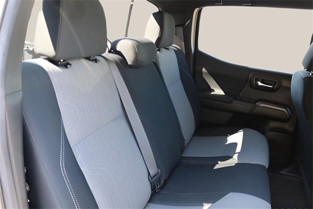 2023 Toyota Tacoma TRD Off-Road photo 13