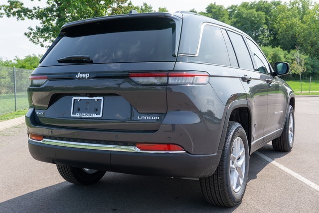 2025 Jeep Grand Cherokee Laredo X photo 2