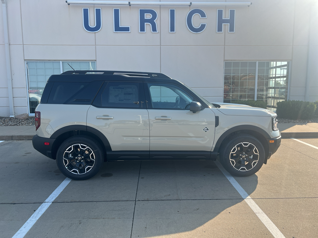 2025 Ford Bronco Sport Outer Banks photo 4